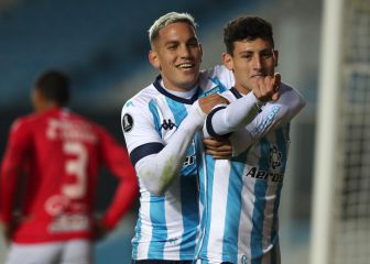 Racing termina como líder del grupo E al vencer a Rentistas