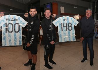 La AFA homenajea en Ezeiza a Messi y al Kun Agüero