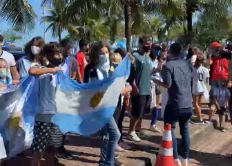 Los hinchas argentinos calientan motores en la previa de la gran final