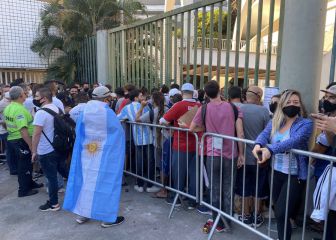 Aglomeraciones en las puertas de Maracaná para recoger las entradas