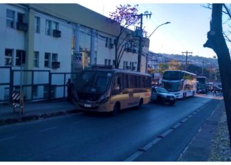 Los jugadores de Boca pasaron toda la noche arriba del micro