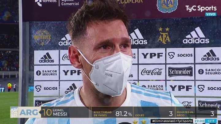 Un momento que quiebra el corazón: Messi llorando en la entrevista a pie de campo