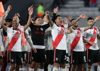 Con muchas bajas, River defiende la punta ante Banfield