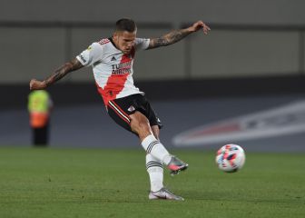 River acaricia el título