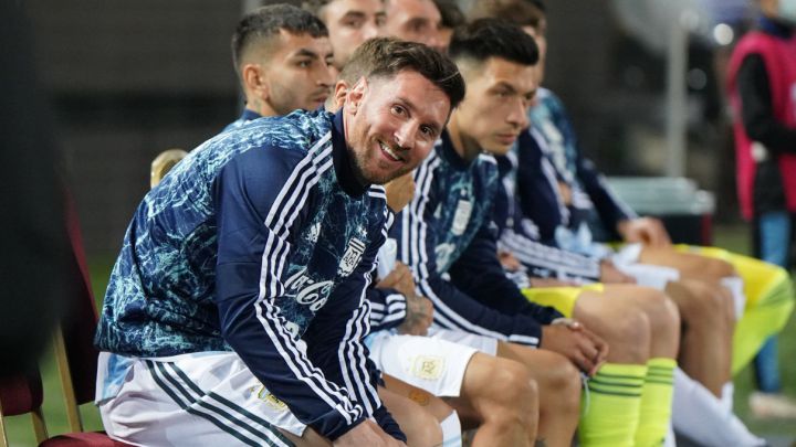 Scaloni aviva la polémica con el PSG por Messi