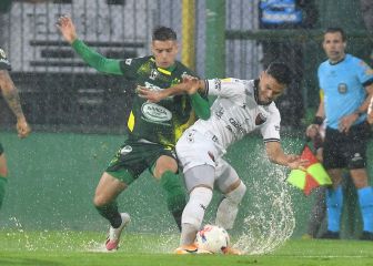 Defensa y Colón empataron en un partidazo bajo la lluvia