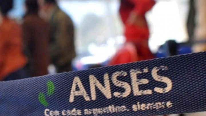 Medio aguinaldo de diciembre ANSES Argentina: cómo funciona y a quién va dirigido
