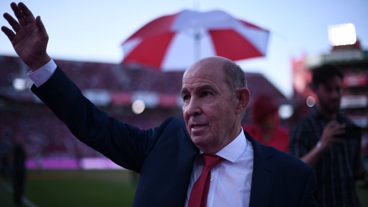 Independiente paga tributo a Bochini en un emotivo homenaje