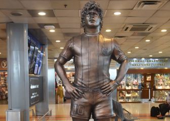 Inauguran una estatua de Maradona en Ezeiza