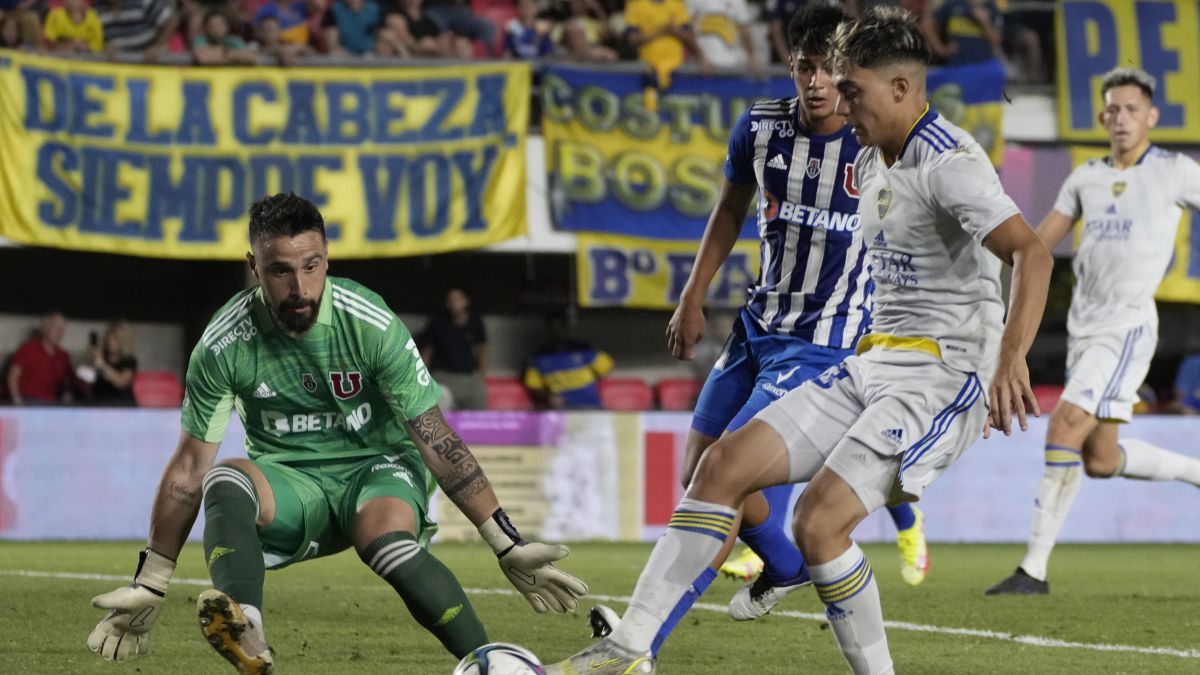 El Xeneize le ganó 3-2 a la Universidad de Chile y se clasificó a la final del Torneo de Verano. Medina, Zeballos y Vázquez, los goles del equipo.