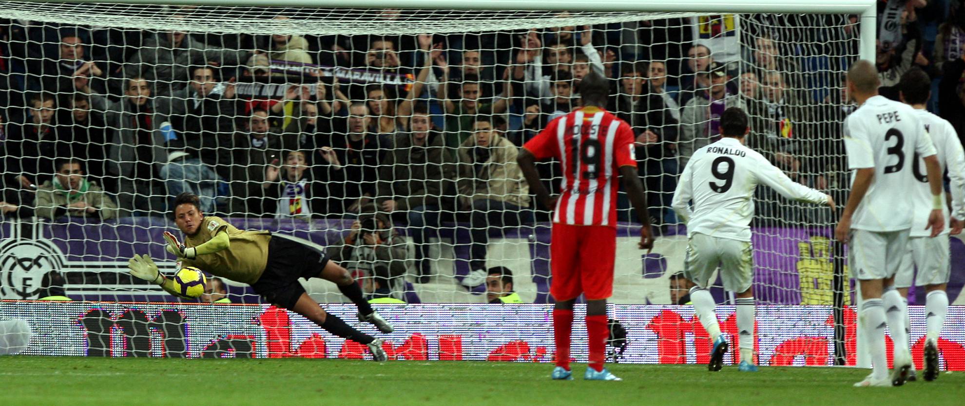 Parada de Diego Alves a Cristiano Ronaldo