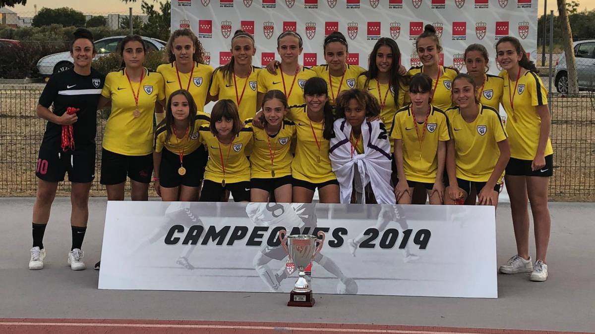 AS COLOR El equipo más goleador del fútbol madrileño es femenino y