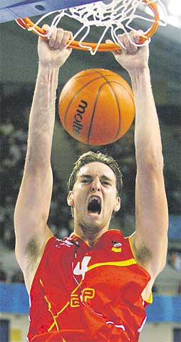 Gasol jugará todo con España hasta 2008