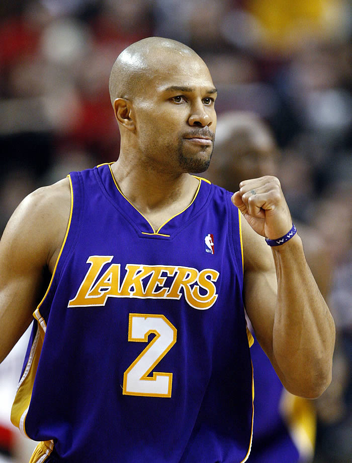 Derek Fisher continuará con Los Angeles Lakers para buscar su sexto título