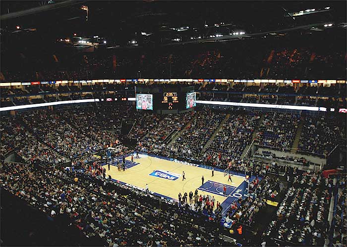Los Nets ganan el primer duelo oficial NBA en Europa