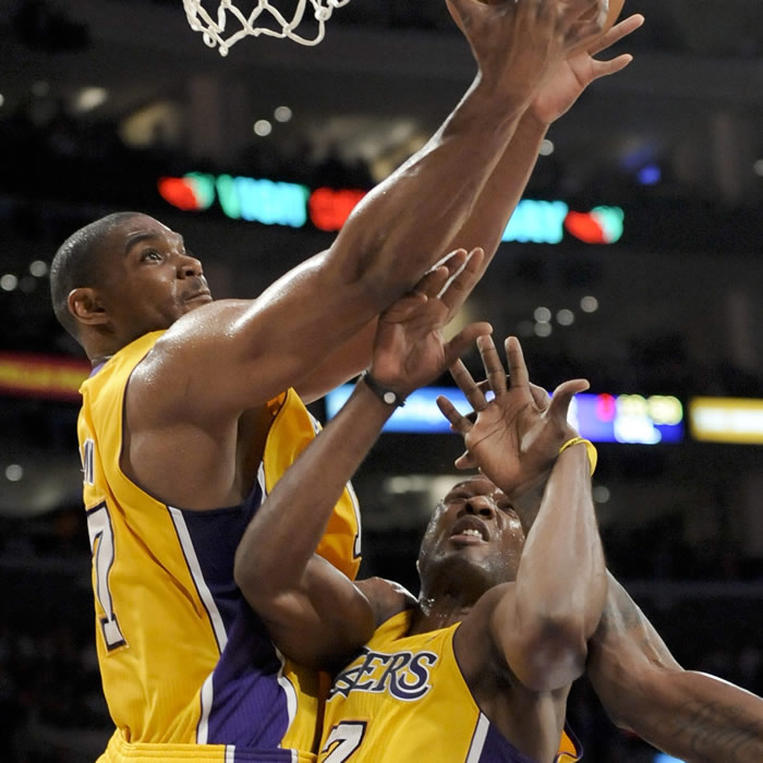 Caen Chicago y Boston, avanzan los Lakers