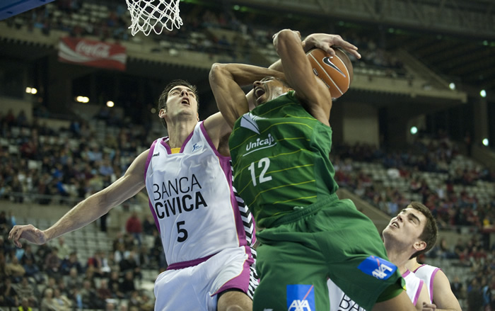 Plaza voltea la hegemonía del baloncesto andaluz