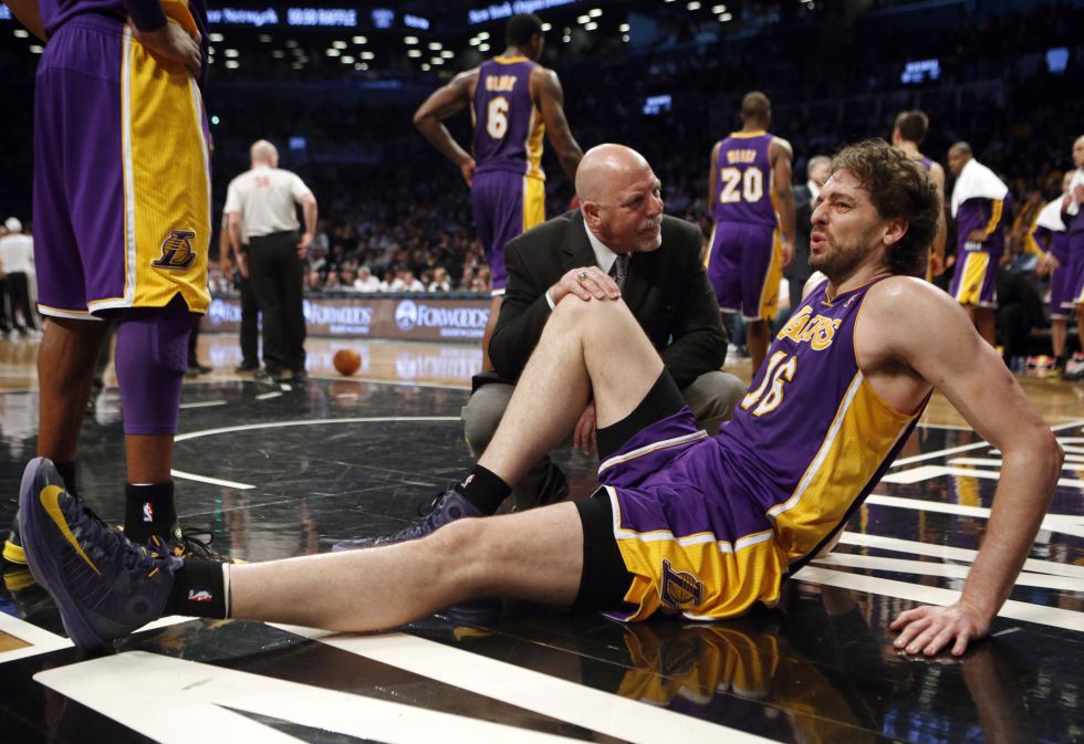 Lesión de Pau Gasol en una nueva victoria de los Lakers