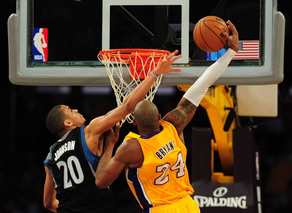Kobe Bryant le gana el pulso a Ricky Rubio y los Lakers crecen