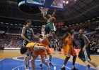 Unicaja supera la dura prueba del Valencia con un gran Simon