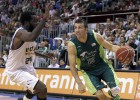 Carlos Suárez guía al Unicaja ante un buen UCAM Murcia