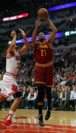 Indiana ficha a Andrew Bynum