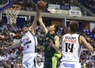 Unicaja afianza su cuarta plaza a costa de un tenaz Obradoiro