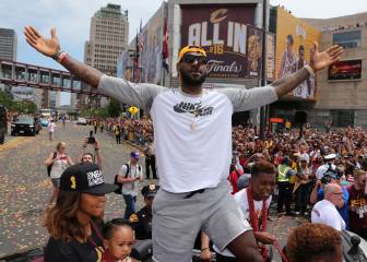 LeBron James cumple 32 años