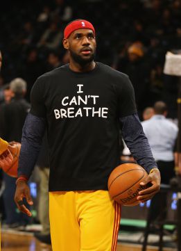 LeBron emuló el gesto de Rose: "No puedo respirar"