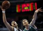 El Unicaja gana sufriendo y se reafirma como líder de la ACB