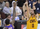 Kevin Love coge confianza con su tiro: 32 puntos con 7 triples