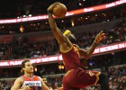 LeBron (28) manda un mensaje al resto de candidatos al anillo