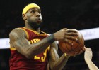 LeBron (29) toma Toronto y los Cavs ya notan la 2ª plaza