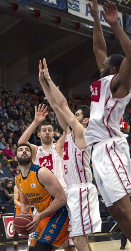 Bojan Dubljevic renueva con el Valencia Basket hasta 2018