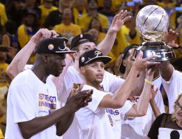 Curry, MVP y finalista, no está en el Top-50 de los mejor pagados