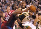 Vin Baker: de ganar 100 millones al Starbucks