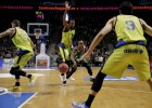 El Unicaja arrasa al Estu en el adiós de Germán Gabriel