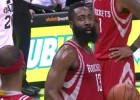 Suspenden al aficionado que apuntó con un láser a Harden