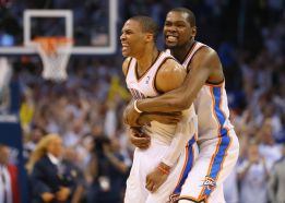ESPN: ¿Durant y Westbrook piensan reunirse en los Lakers?