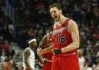 Gasol roza el 'triple-doble' en el show de McDermott (30)