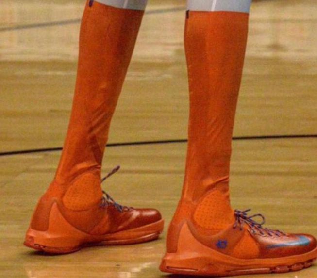 Limo perjudicar Vatio NBA ¿La nueva moda? Durant estrena zapatillas hasta las rodillas - AS.com