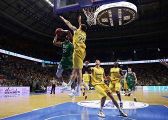 El Unicaja vuela al playoff con los estelares Hayes y Thomas