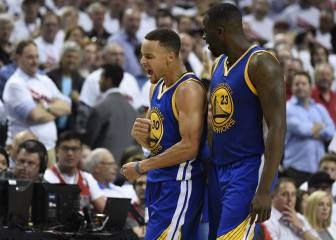 Curry OT record saves Warriors