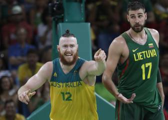 Australia aplasta a una débil Lituania y está en semifinales