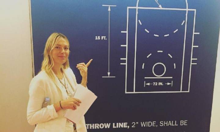 La suspendida Maria Sharapova... ¡nueva becaria de la NBA!