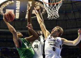 El Unicaja prolonga la caída a los infiernos del Bilbao
