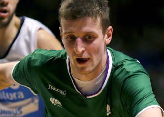 Waczynski castiga a sus ex y acerca al Unicaja a la Copa