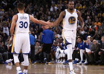 Curry (35) y Durant (30) tumban a los Trail Blazers a su antojo