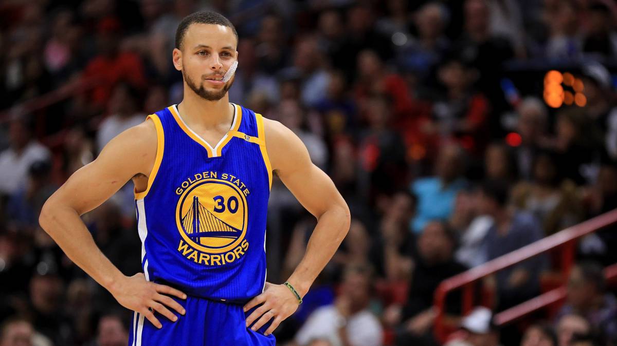 Curry sigue siendo el rey de NBA en de camisetas - AS.com
