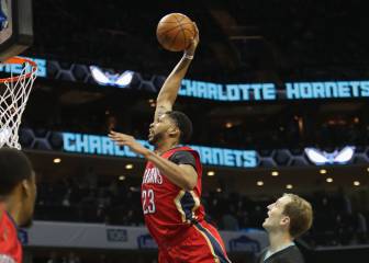 Monstruosidad de Davis: 46+21 ¡Y Cousins lo vio desde el banco!